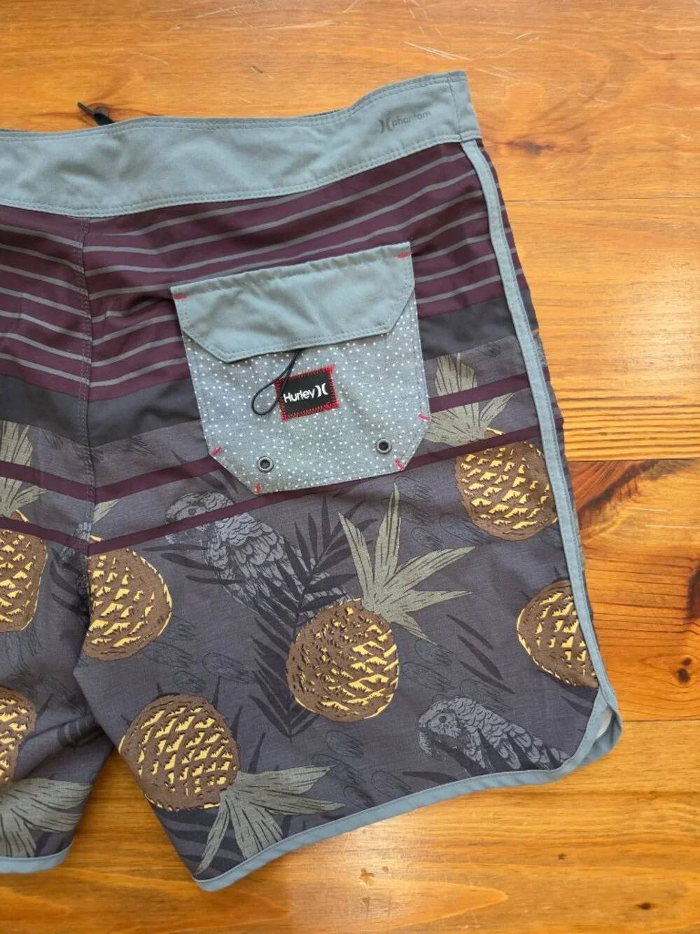Men's Hurley Phantom Board Shorts 34 Maroon Gray Stripe Performance Pineapple